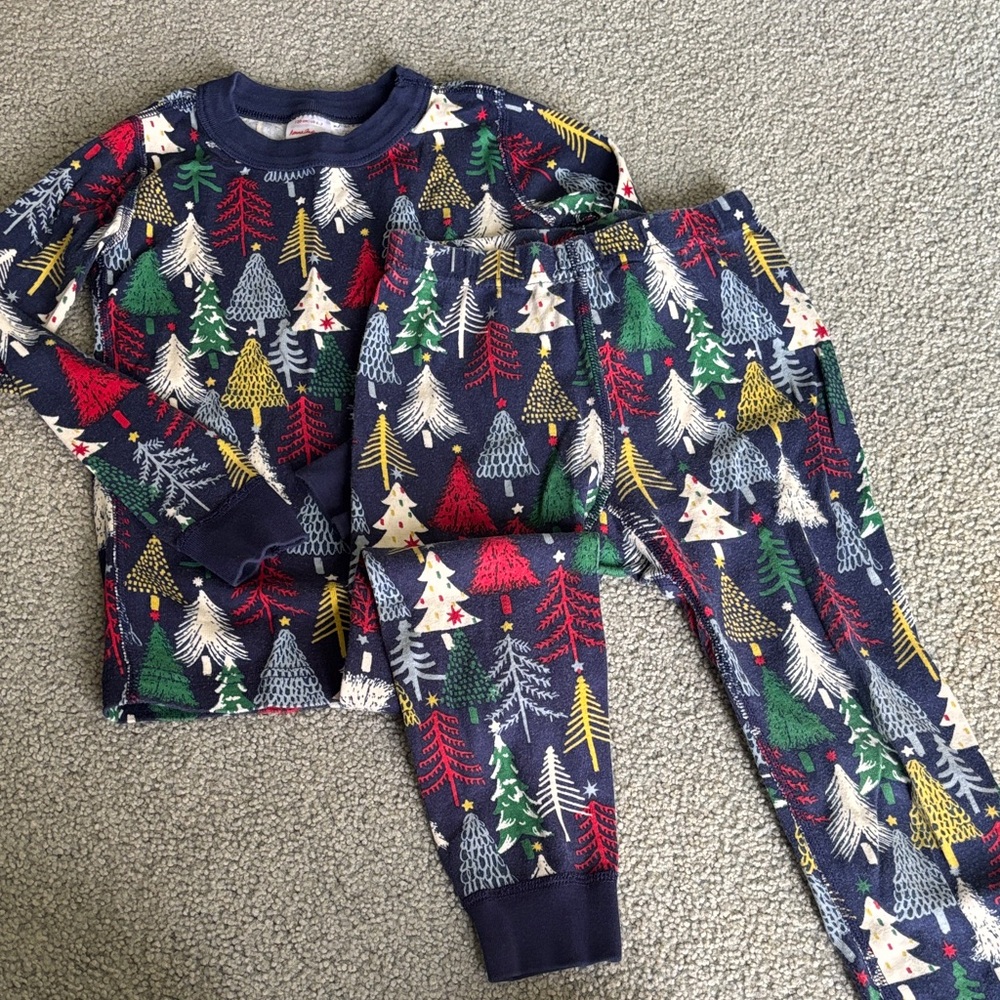 Hanna Andersson Navy Multicolor Holiday Tree Pajama Set